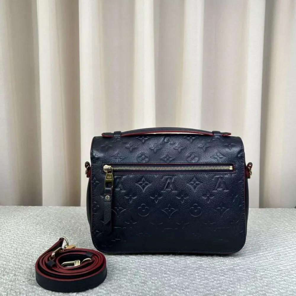 Louis Vuitton Women Pre-Loved Bag Very Good Condition